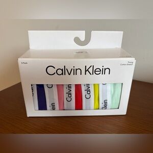 BNIB Women’s Calvin Klein Thongs